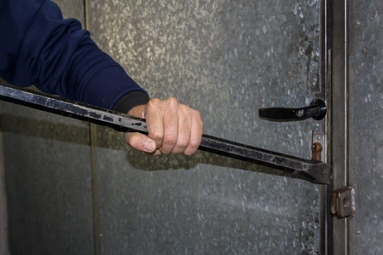 O nein, der Schlüssel steckt von innen – was kann ich da tun